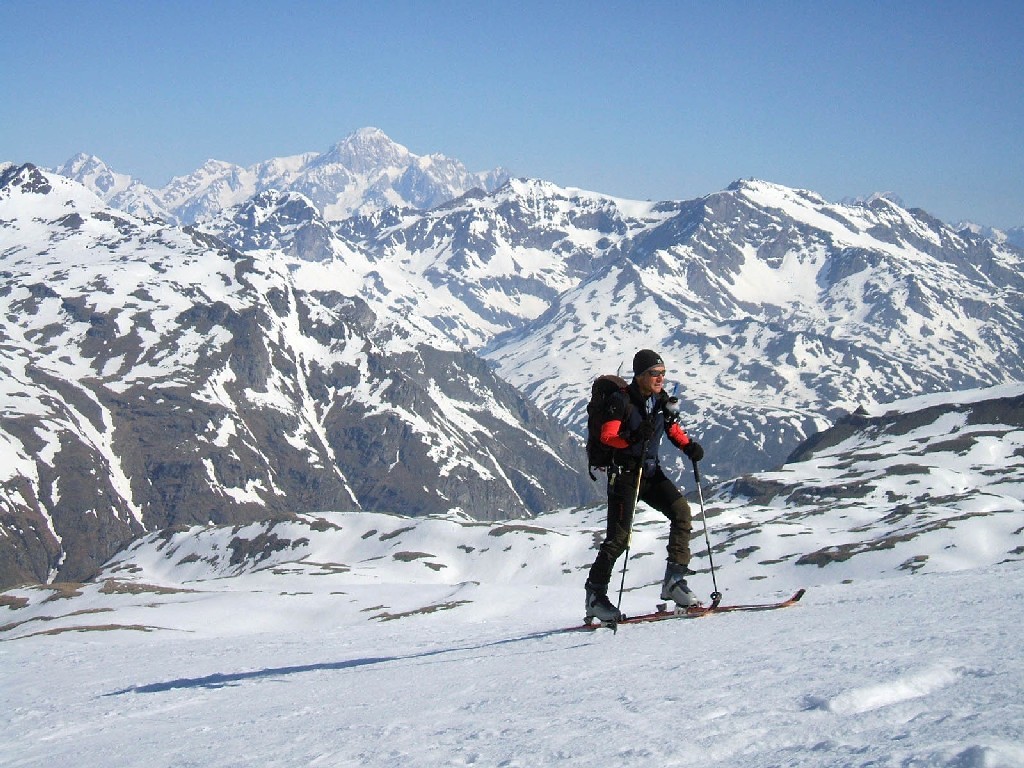 Durante la salita con il Bianco sullo sfondo