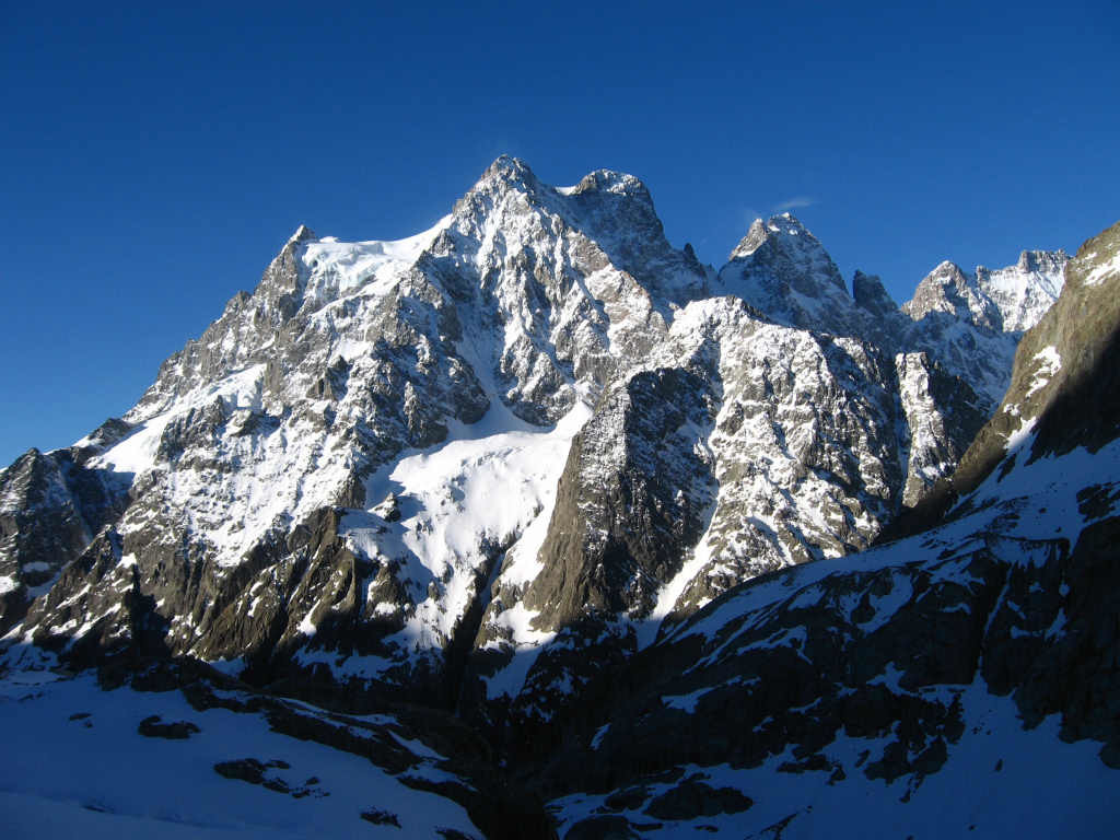 Vue sur la Face Nord du Mont Pelvoux (Triangle de la Momie)