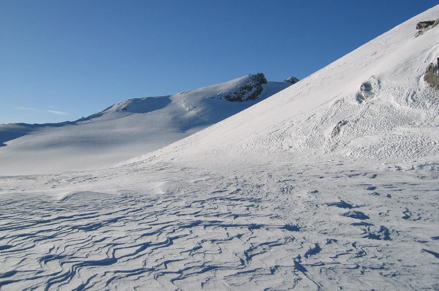 Tête du Ruitor( 3497m), vu depuis le Noeud des Vedettes (3297m)