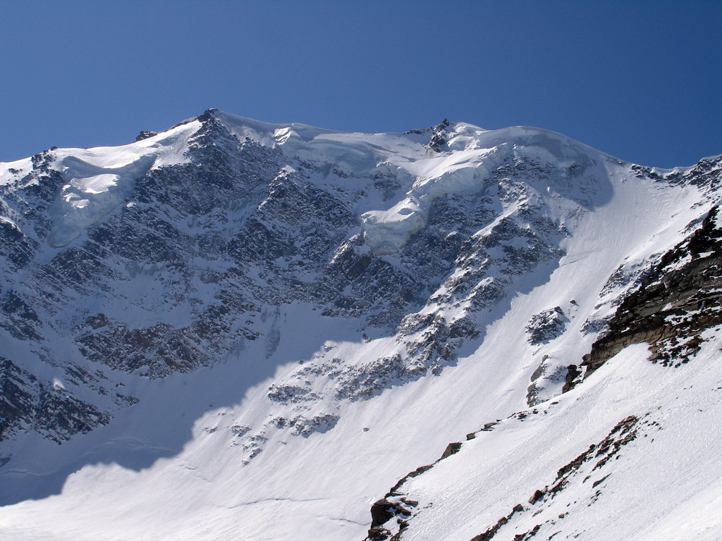 La parete NE del Fletschhorn 3993 m.