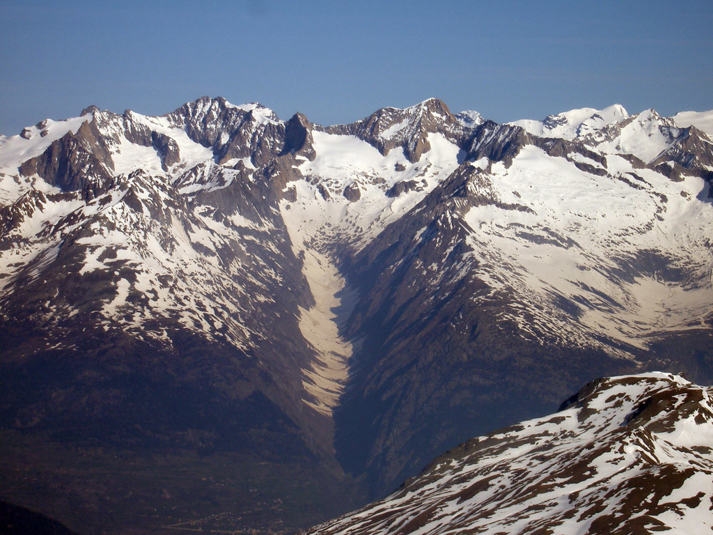 La Gredetschtal, con il Nesthorn 3824 m e le cime dell'Oberland.