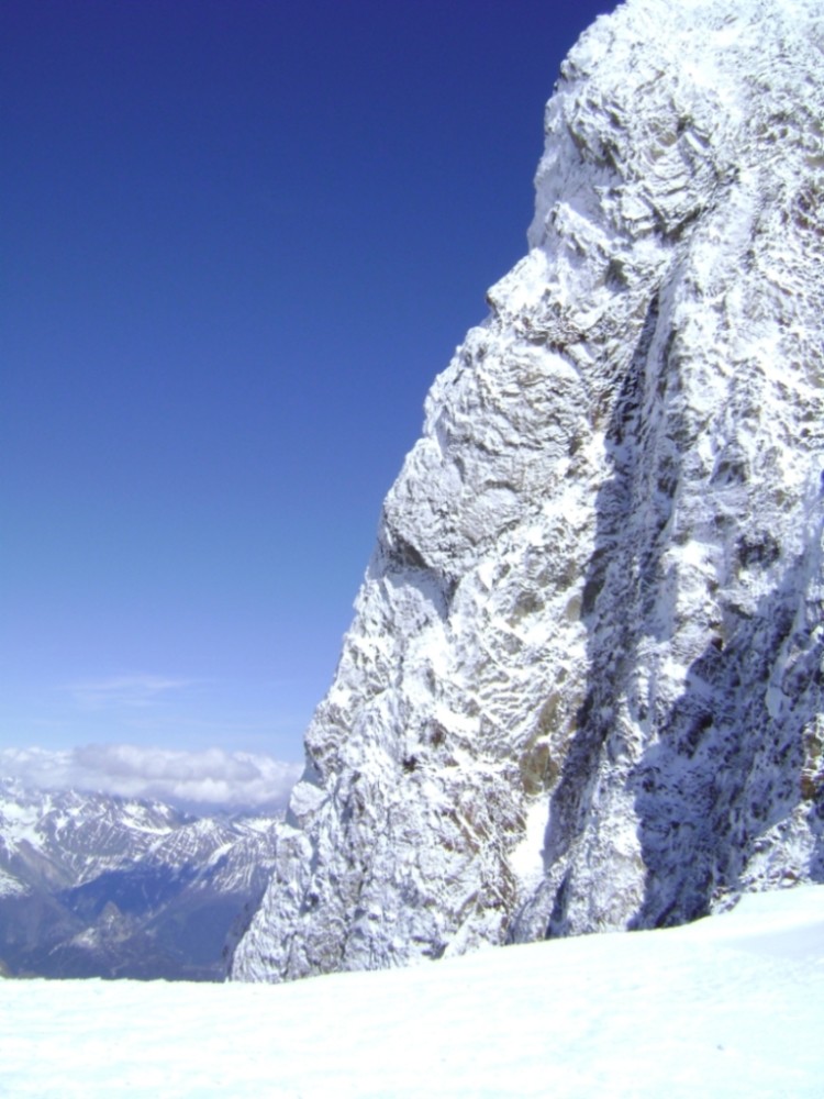 Au sommet, l'aiguille bien platrée