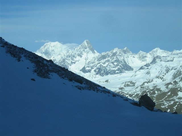 Mont-Blanc et Grandes Jorasses dans la montée
