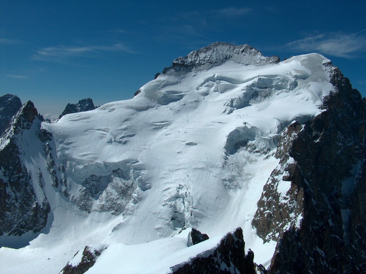 La Barre et le Dôme des Ecrins depuis Roche Faurio.