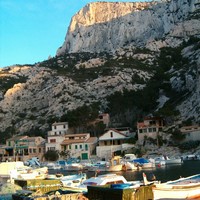 Morgiou, un port, le Cret St Michel au fond