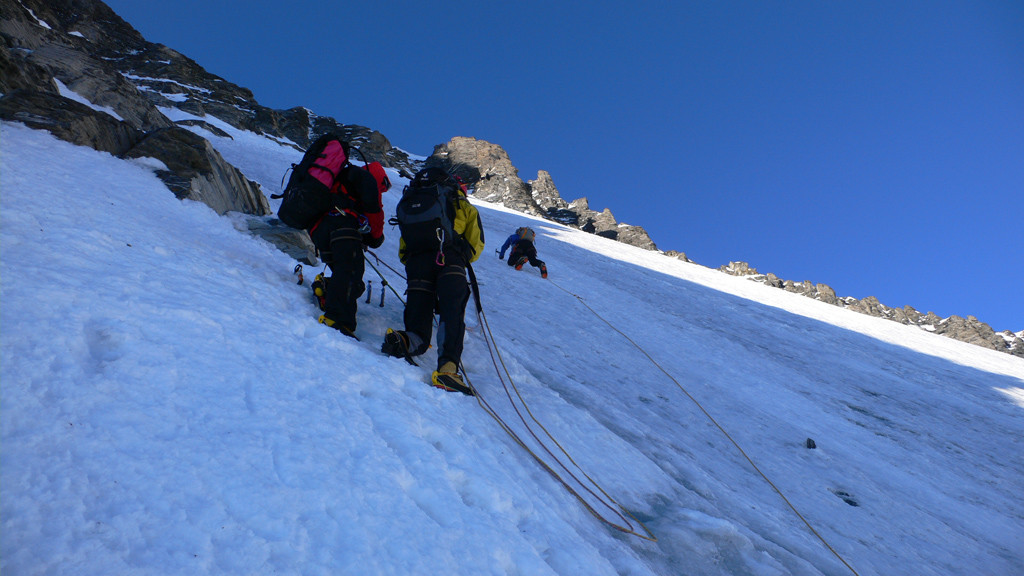 Départ de la 1ere longueur en glace