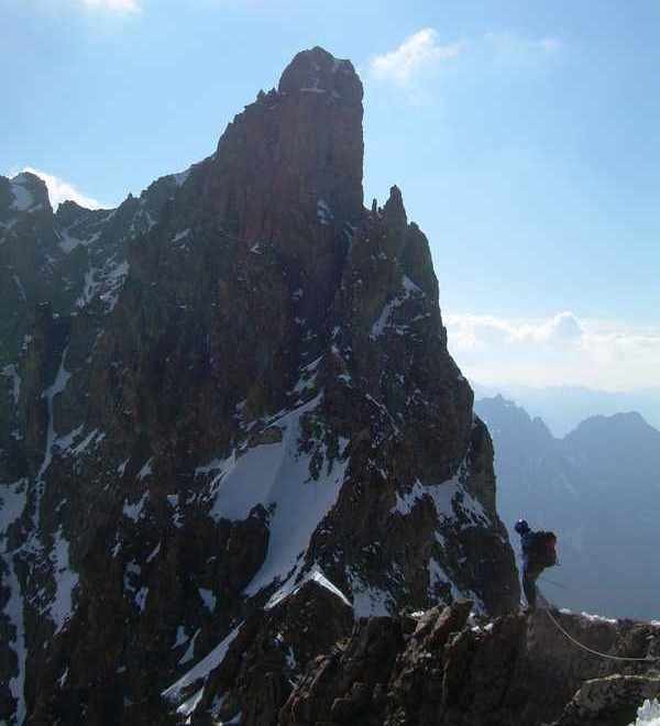 Jue approche de la pointe Fourastier, le bivouac n'est pas loin