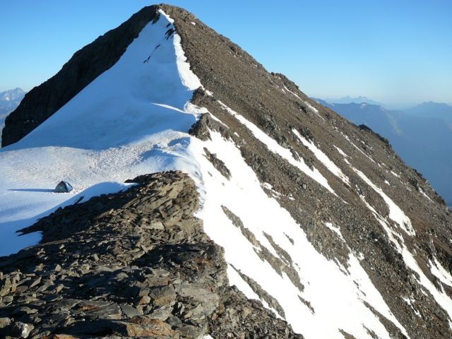camping au col de la pyramide ( 3350 m., sous le Pic Bayle)