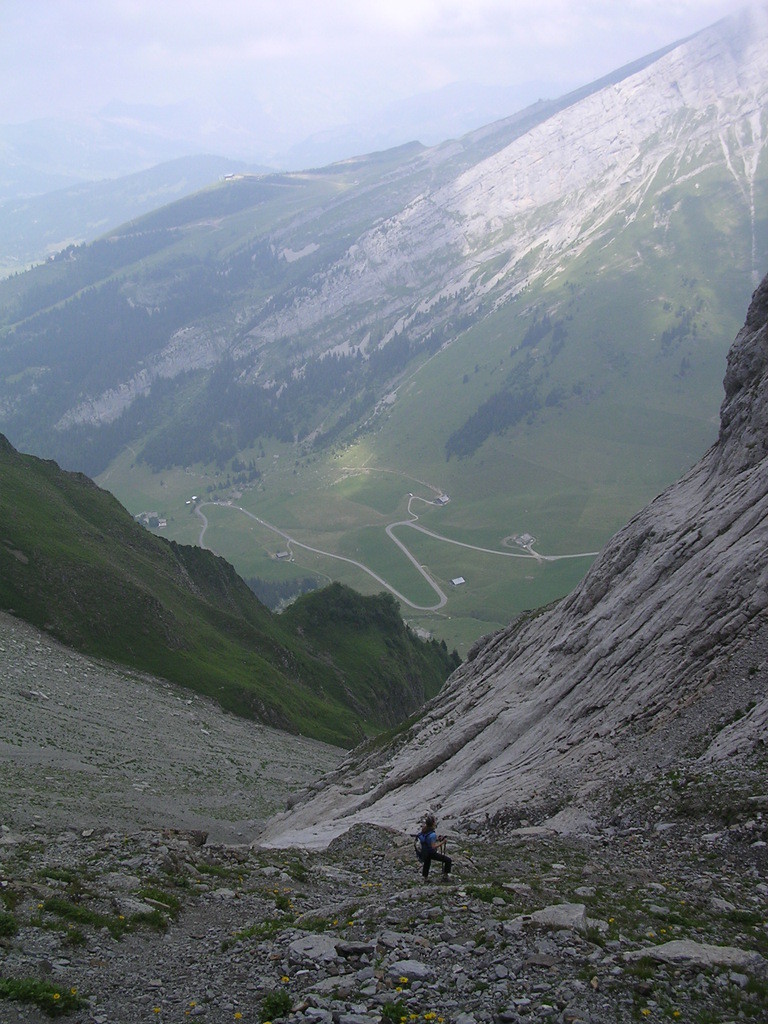 La descente dans le pierrier.