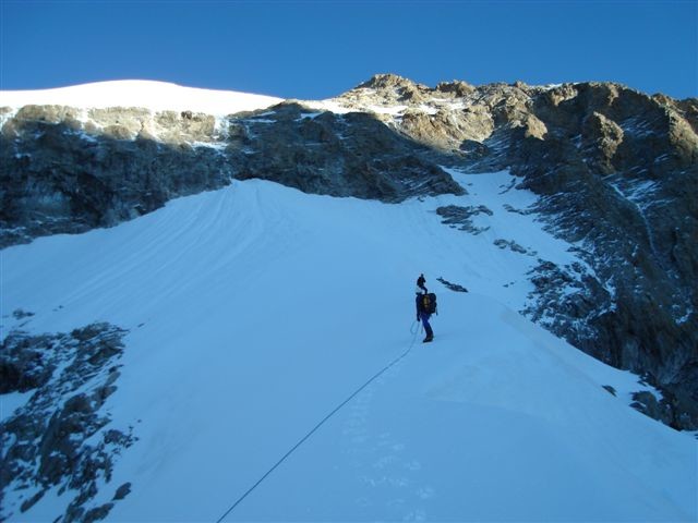 Sur l'arete intermédiaire face SE du Rateau
