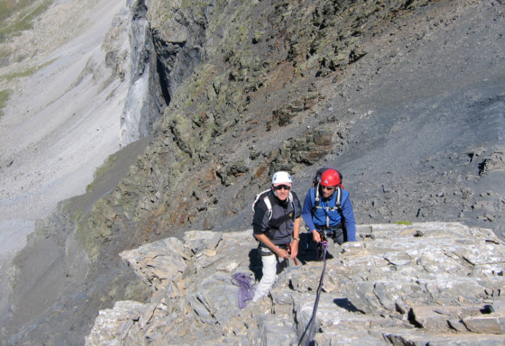 Antoine et Thomas au relais dans la montée de Serre-Mourène