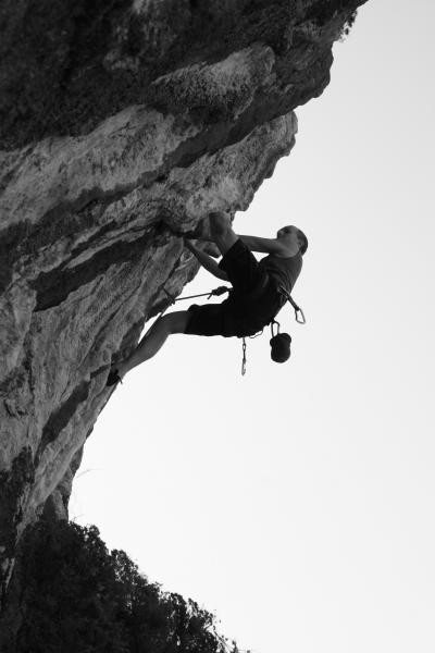 Jojo dans un 7c, on sort la technique...