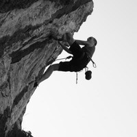 Jojo dans un 7c, on sort la technique...