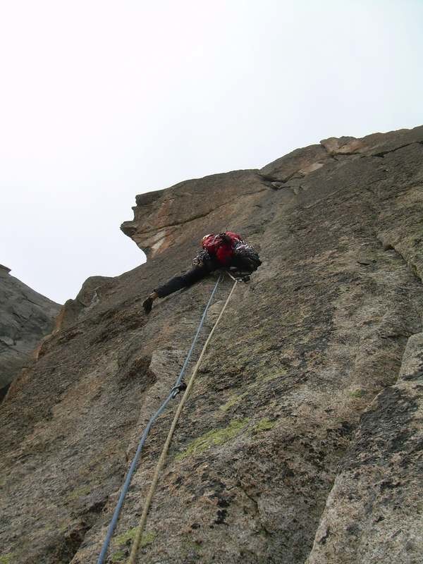 La mythique fissure rectiligne et verticale de Pyramid.