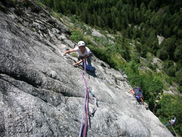 Jeanne qui approche du pas dur (6c+)