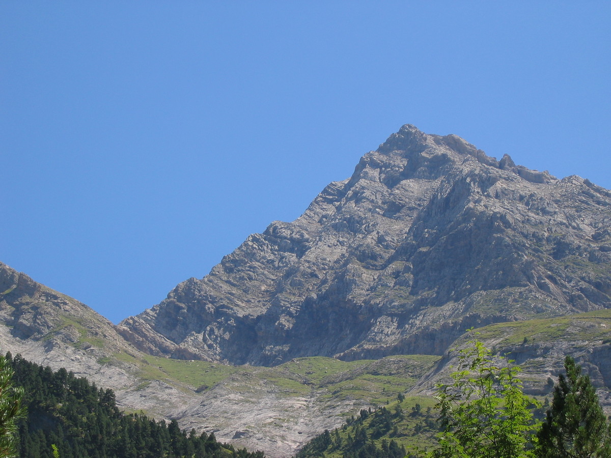 Arête NW du petit Astazou