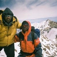 Sous le sommet de l'Aconcagua (Jeanfi et Thierry)