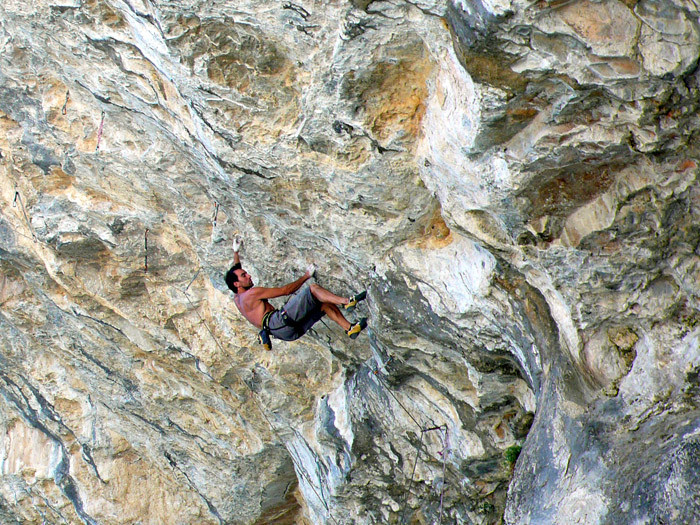 Seb dans Papa Puk, 7c+, Hautes Alpes