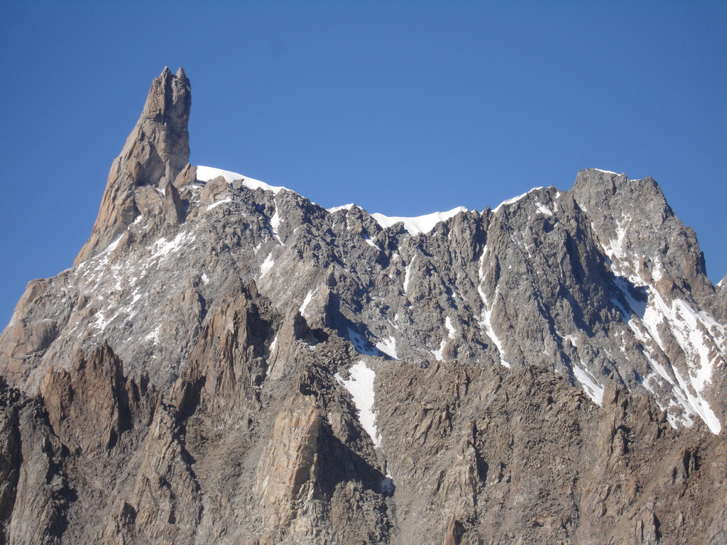 Il Dente del Gigante 4013 m, visto dal rifugio Torino 3375 m.