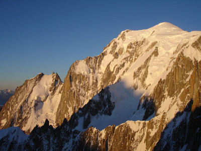 Il versante Est del Monte Bianco 4808 m, durante la salita al Col du Diable 3955 m.