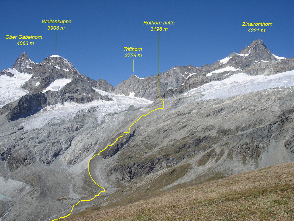 L'Ober Gabelhorn e lo Zinalrothorn da Est con la conca della Rothorn hütte vista dal Wisshorn 2936 m.