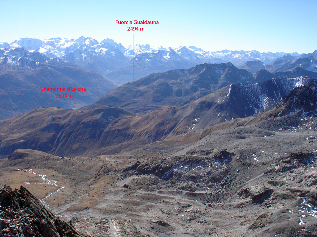 Panorama dalla cima del Piz Val Müra 3162 m verso il gruppo del Bernina.