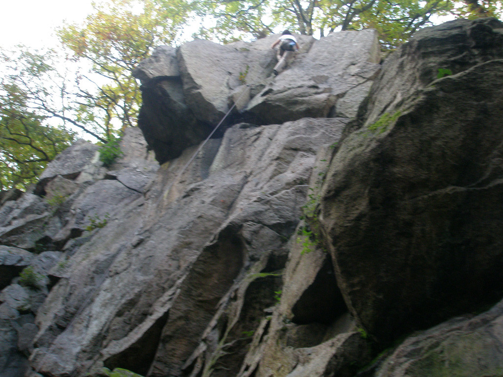 Anne So dans le premier secteur de rocherolles (87)