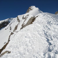 Sur l'arête : le sommet