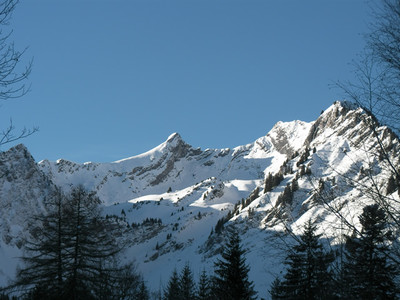 Roc d'enfer sommet Est depuis la vallon de Graydon Roc d'enfer sommet Est depuis la vallon de Graydon