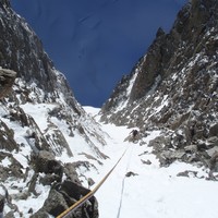 Rappel dans le couloir SW de l'aiguille de l'Amône