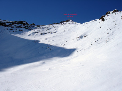 Il ripido pendio finale alla Cima di Moncale 2306 m.