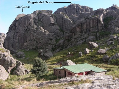 Le refuge du CAC et quelques sites d'escalade proches. Le refuge du CAC et quelques sites d'escalade proches.