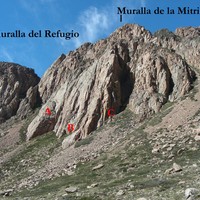 La Muralla de la Mitria (Cajon de los Arenales, Cordon Portillo, MZA, Argentina)