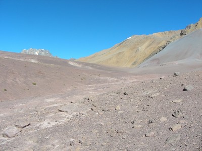 El portezuelo entre la quebrada del arroyo de la Laguna Seca y la del Arroyo Blanco (Andes centrales de Mendoza, Argentina)