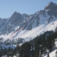 crête de la Pègue et couloir de descente vue de la vallée d'aygues cluses