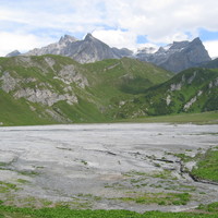 Lac de la Glière derrière le refuge