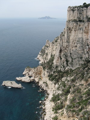 La calanque du Devenson et son îlot du Dromadaire
