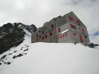 Britanniahütte (3030m)