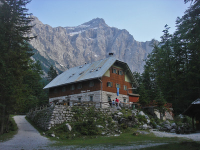 Ref. Aljažev dom et face Nord du Triglav