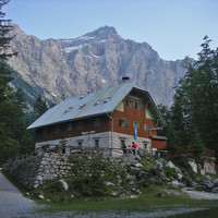 Ref. Aljažev dom et face Nord du Triglav