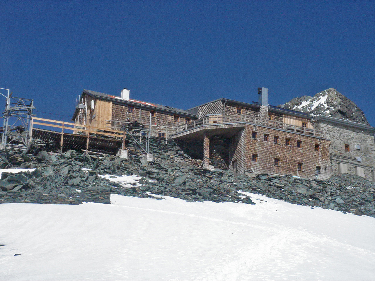 Refuge Erzherzog Johann (3454 m.) - Camptocamp.org