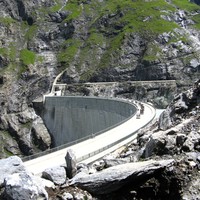 Barrage de Mauvoisin et son exposition annuelle (val de Bagnes)