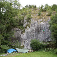Grotte du loup - Secteur principal (vue d'ensemble partie de droite - Olivier à l'équipement des apparitions de Jésus et Joseph 8b)