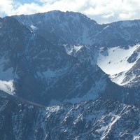 Le Nevado Grande Manantiales (à gauche) et le fond de la vallée des cascadas (Cordon Portillo, Argentine)