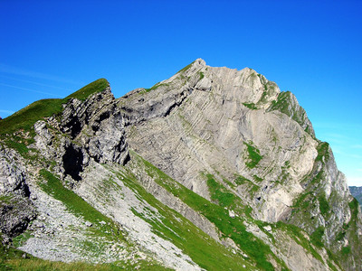 La Dent de Bonavau et son colossal versant NE