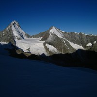 La Dent Blanche et le Grand Cornier, vus depuis le pied du col du Mountet