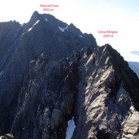 Dalla cima del Dente di Coca la cima d'Arigna 2926 m  ed il Pizzo di Coca 3050 m.