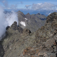 Il Dente di Coca  2924 m, visto dal Pizzo di Coca 3050 m.