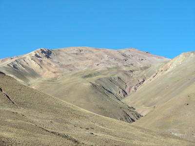 Le Cerro Cruz de Cana vu de la route (mars 2008) Le Cerro Cruz de Cana vu de la route (mars 2008)