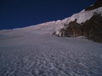 Vers l'Alphubel, trace de montée sur le flanc NE de l'Alphubel-Gletscher